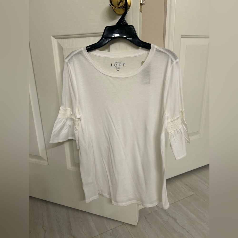 Ann Taylor Loft White T-shirt with ruffled sleeves size S Petite NWT!!!